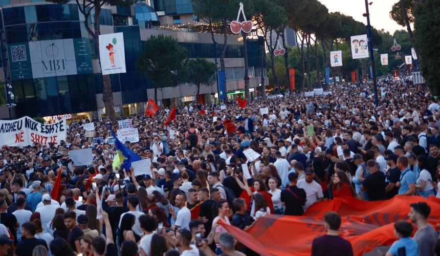 Hundreds of supporters of the Hands Off Vjosa Narta campaign flood the streets of Tirana. Photo: PPNEA