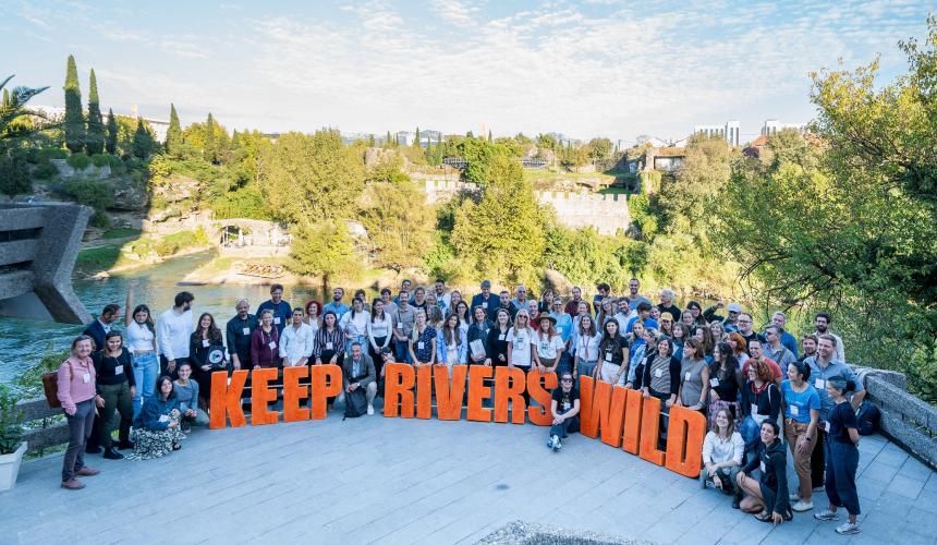 Über 100 Teilnehmende vereint beim Balkan-Flussgipfel 2024 in Podgorica. © Solutions4You