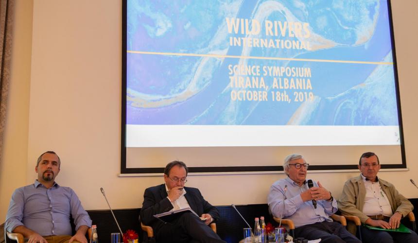 About 120 scientists from all over the world discussed the critical condition of rivers worldwide and the need to protect the last intact river systems © Becky Holladay