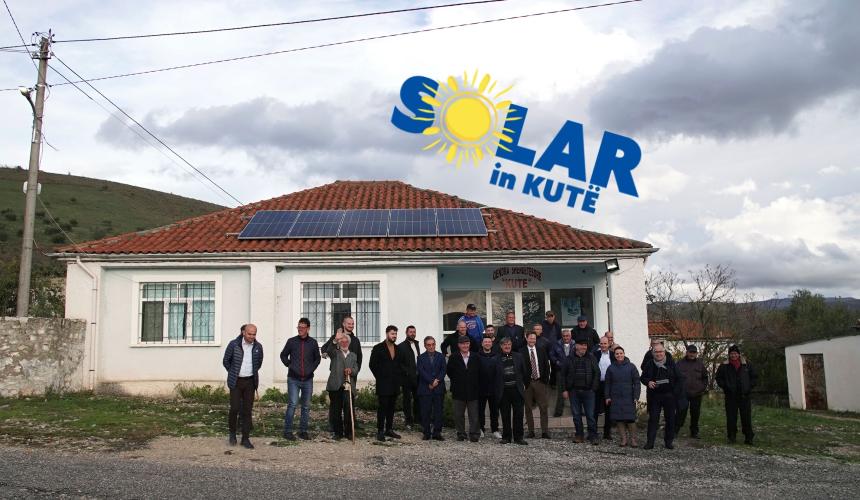 Solaranlage in Kutë installiert © Christiane Schmidt