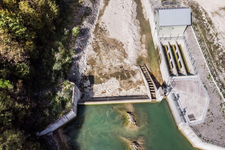 The Ugar in Bosnia-Herzegovina was a pristine mountain river where large Huchen spawned every spring. Now, two Kelag power plants drain most of the water and the Huchen are gone. © Amel Emric