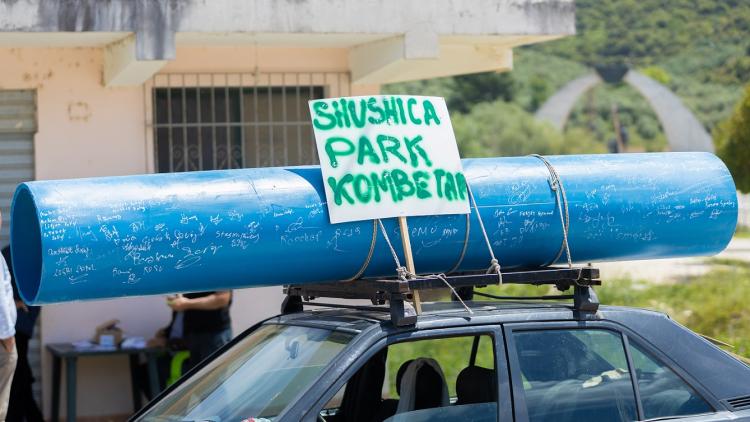  1,500 people from 37 villages signed the pipe petition when it toured through the valley © Geri Bleta 