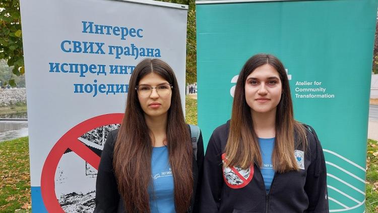 The two young activists who have been targeted with the SLAPP case Sunčica Kovačević  and Sara Tuševljak © Fondacije Atelje za društvene promjene - ACT