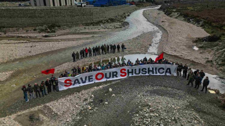 150 people, including the mayors of 12 municipalities in the Shushica Valley, protested today against the diversion of water from the Vjosa National Park © Josh David Lim 