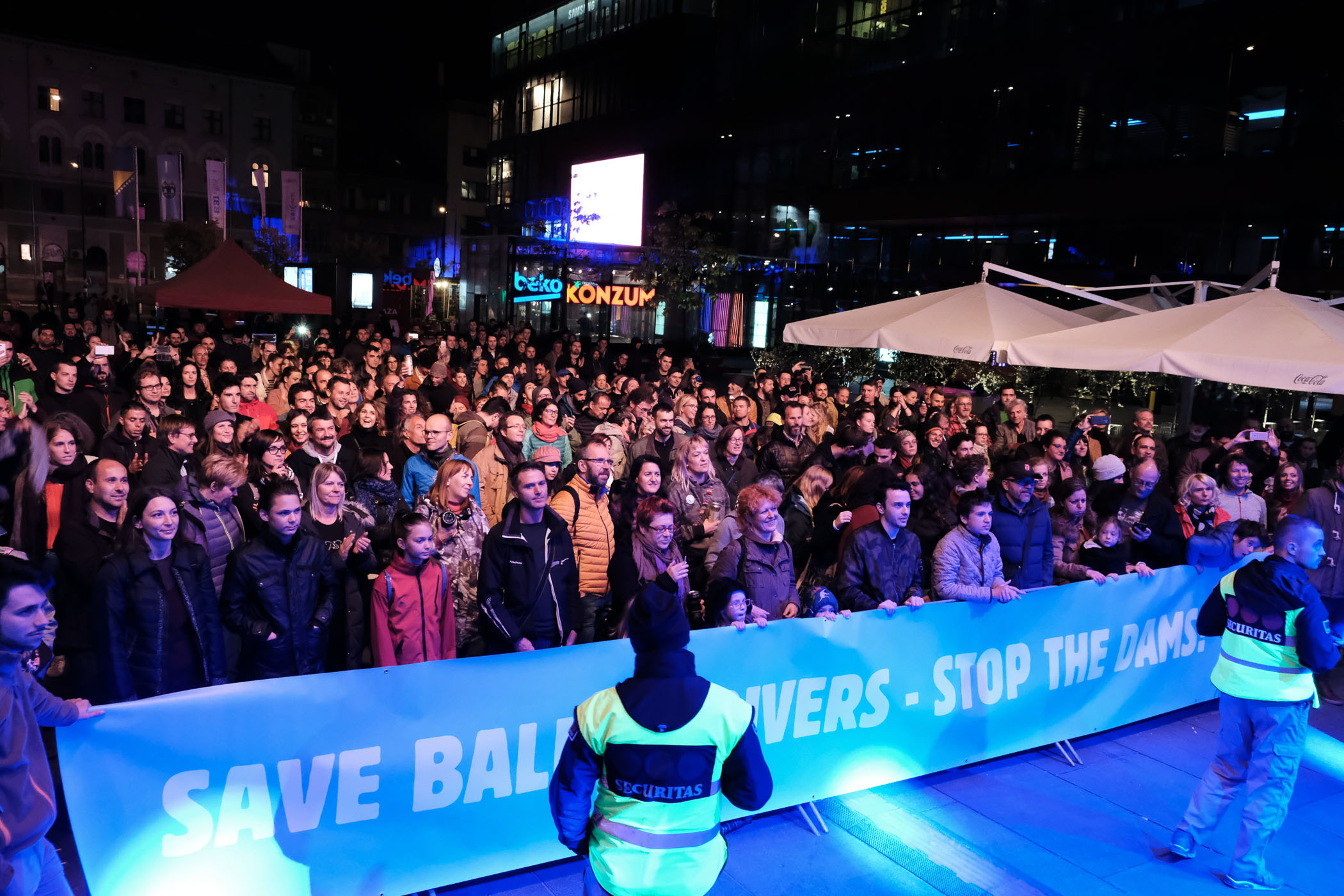 Hundreds of people attended the Concert for Balkan Rivers in Sarajevo on September 29th. © Nick St. Oegger