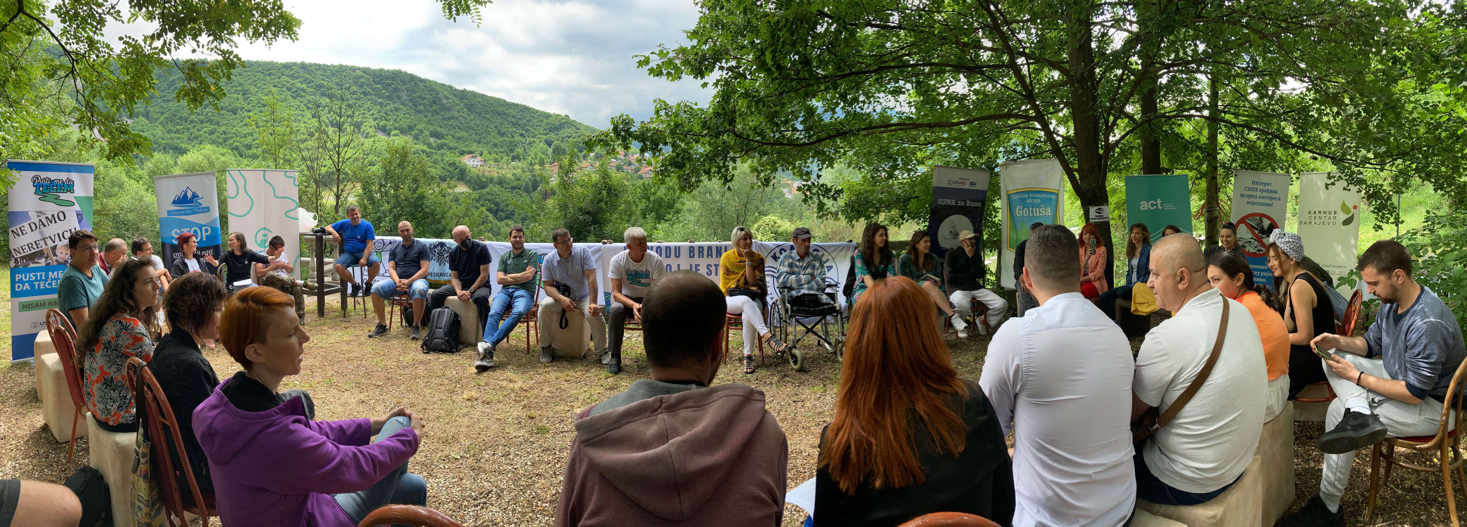 Am Samstag trafen sich AktivistInnen aus verschiedenen Balkanstaaten in Sarajewo, um eine neue Bewegung zu initiieren. Viele der Anwesenden kämpfen seit Jahren gegen den Bau von Wasserkraftwerken, etwa an der Neretvica (BIH) oder Stara Planina (Serbien), im Kosovo oder in Montenegro. © Ulrich Eichelmann