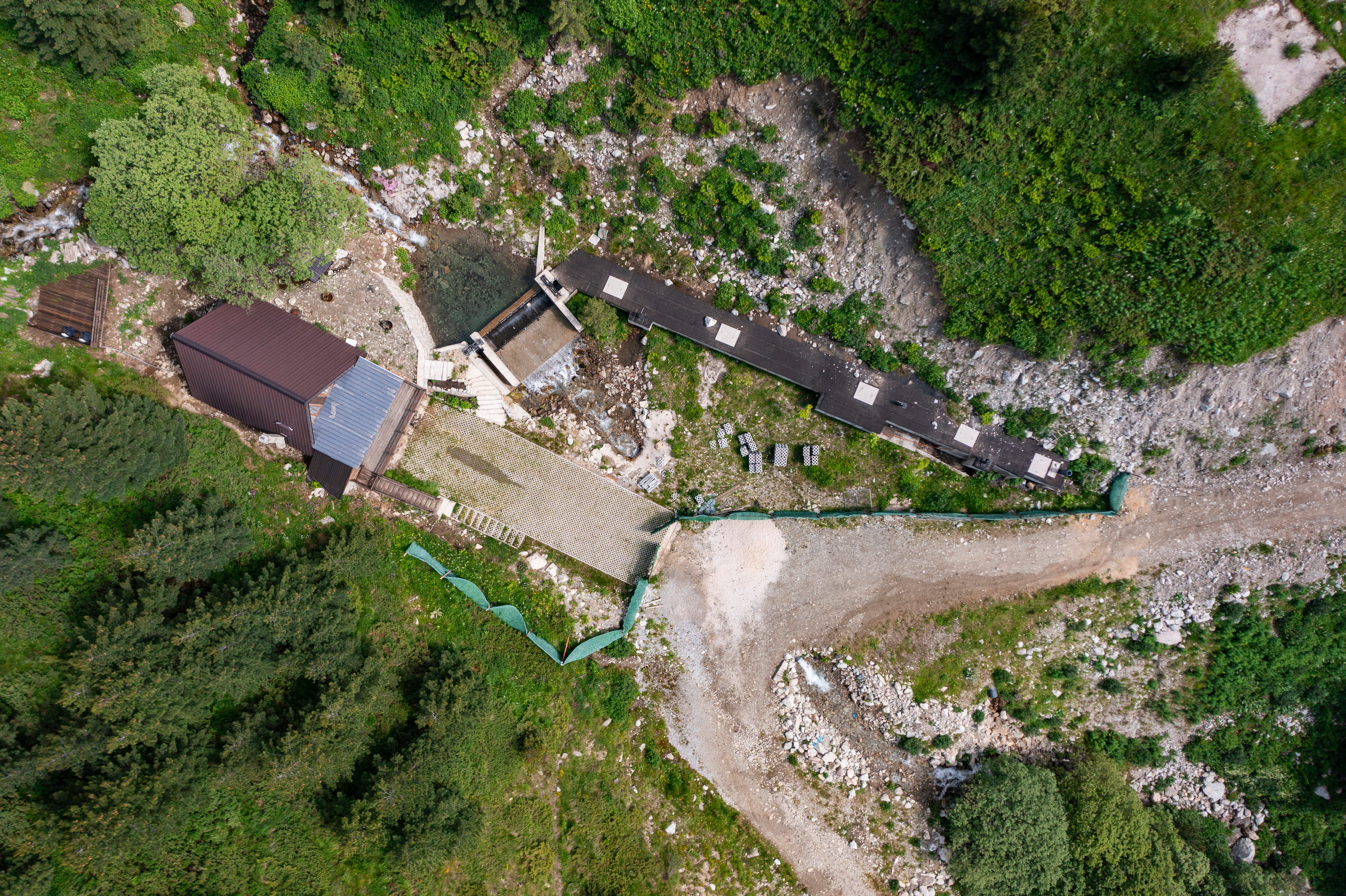 Hydropower operators in Kosovo face suspensions and mandatory flow-monitoring requirements after official inspections exposed failures to maintain minimum ecological river flows. Photo: Bruno D'Amicis