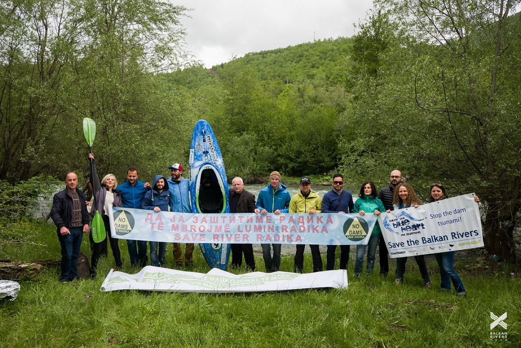 Protest against projected hydropower plants inside Mavrovo National Park. Residents join the Balkan Rivers Tour-Team © Jan Pirnat