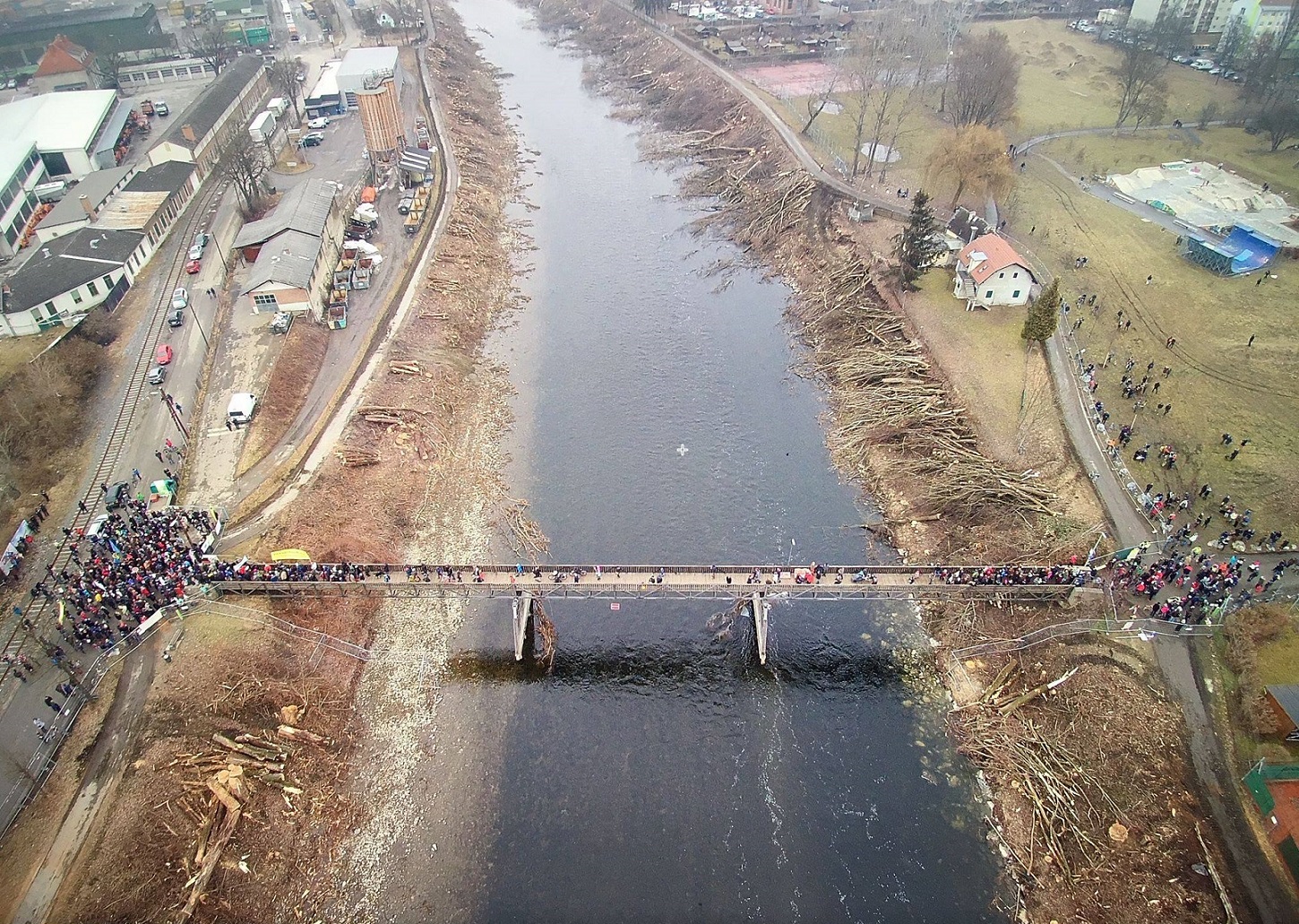 This is how the banks of the Mur look after the tree massacre in Graz last week. © Rettet die Mur