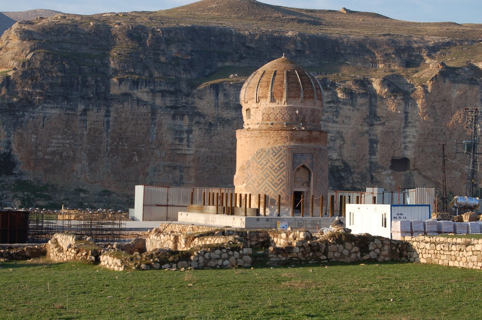 The 600 year old Zeynel Bey Tomb monument is to be relocated for the Ilisu reservoir. The monument would lose its historic and cultural significance due to the relocation. © Hasankeyf Matters